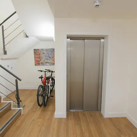 Apartment Kent House